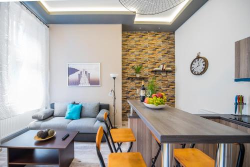 Elisabeth 21 Apartment 1073 Budapest, 21 Erzsébet körút, 1. emelet 9 kép - 3