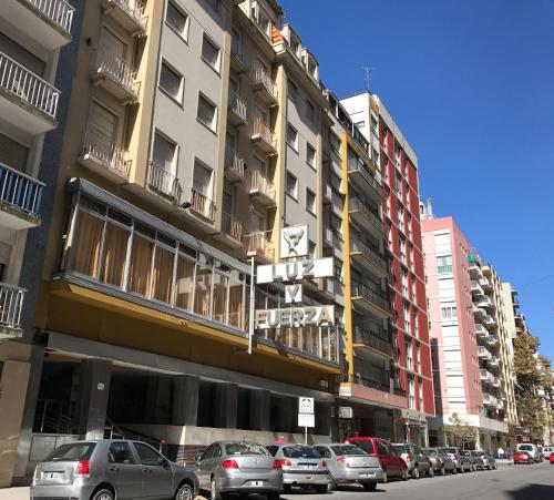 El edificio en el que está el hotel