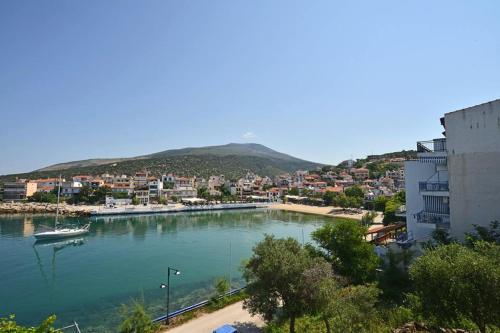 Gallery image of To Pithari in Skala Marion