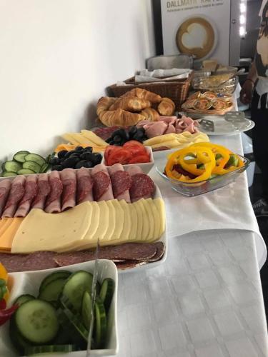 Mad på pensionatet eller i nærheden