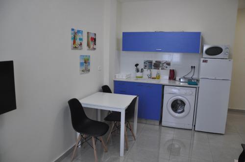 Gambar di galeri bagi Short Term Apartment Tel Aviv Bat Yam 411 di Bat Yam