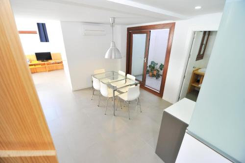 Μια τηλεόραση ή/και κέντρο ψυχαγωγίας στο Smart Suites Albaicin