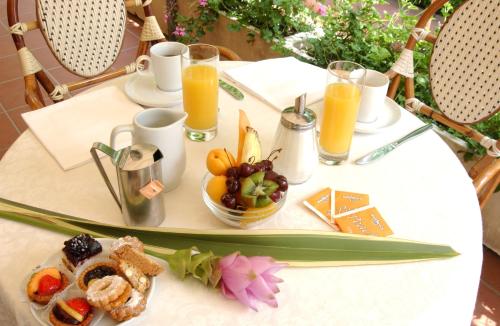 Jídlo v aparthotelu nebo okolí