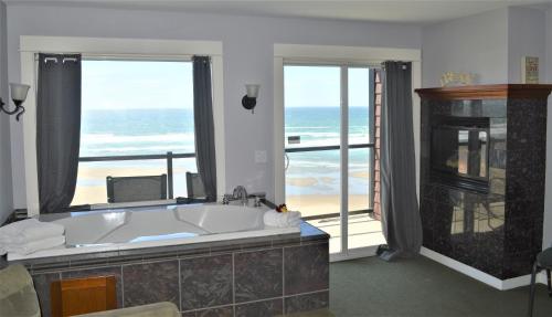 Koupelna v ubytování Starfish Manor Oceanfront Hotel
