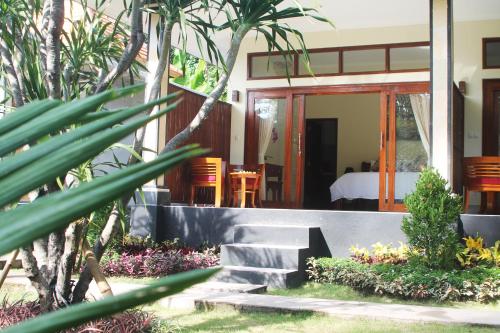 Κήπος έξω από το Amed Kunara Guest House