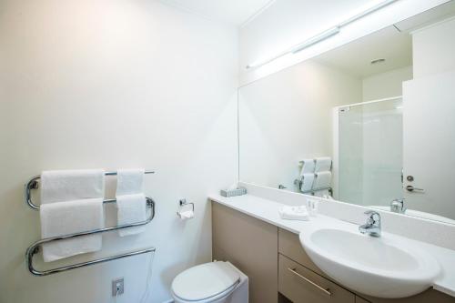 Koupelna v ubytování Quest On Lambton Serviced Apartments
