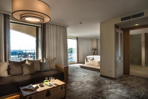 Posezení v ubytování Blu Bay Hotel Sozopol