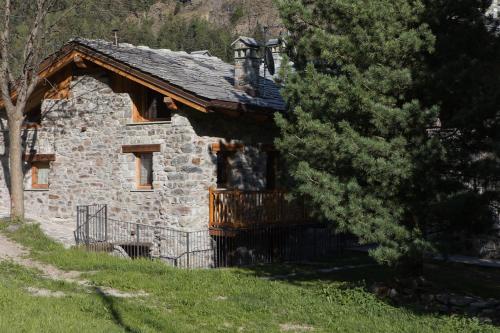 Το κτήριο όπου στεγάζεται  το διαμέρισμα