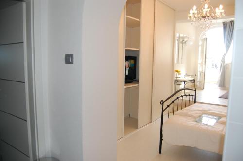 Studio apartment for 2 adults and 1 child