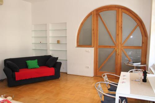 Kiona Apartment