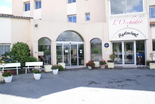 Facciata o entrata di Logis Hôtel Restaurant Aloe