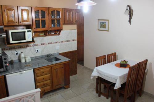Η κουζίνα ή μικρή κουζίνα στο Cabaña Escondida