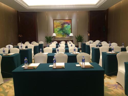 Gambar di galeri bagi Tongli Lake Resort Phase II di Suzhou
