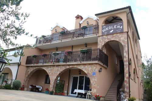 Budova, kde se apartmán nachází