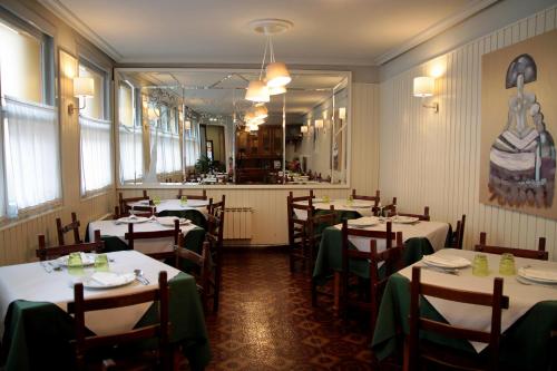 Restauracja lub miejsce do jedzenia w obiekcie Hostal pachin