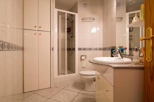 Koupelna v ubytování Calafell Apartment 2