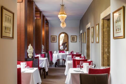 York House Lisboa Hotel tesisinde bir restoran veya yemek mekanı