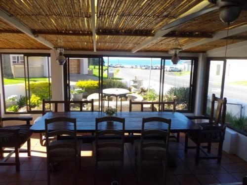 Posezení v ubytování Breeze Inn Guesthouse