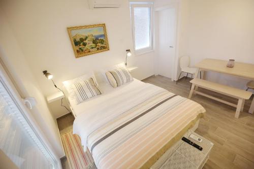 Apartments Villa Navi