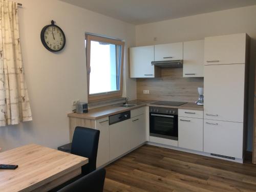 Kuchyňa alebo kuchynka v ubytovaní Ferienwohnung Leo