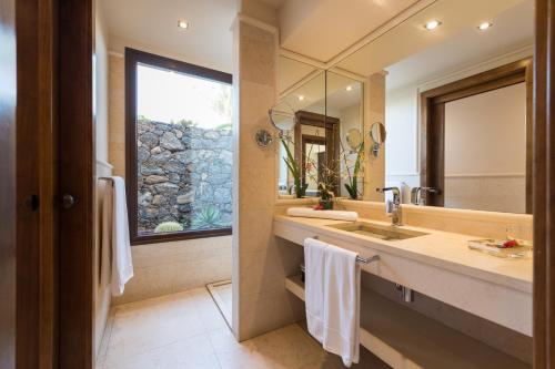 Ένα μπάνιο στο Villas Alondra