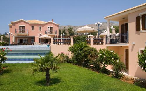 Bazén v ubytování Melidron Hotel nebo v jeho okolí
