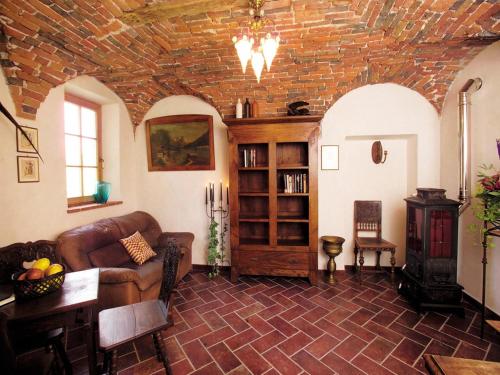 Χώρος καθιστικού στο Mansion in Langhe with Pool and Winery Charm