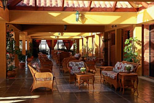 Χώρος καθιστικού στο Hotel Los Parrales