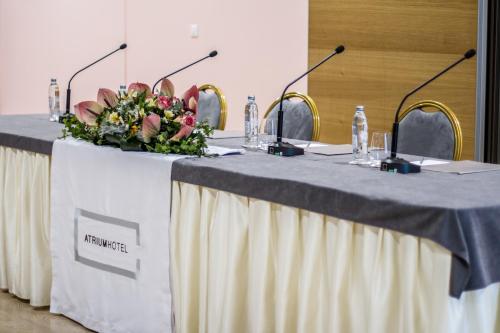 Οι επιχειρηματικές εγκαταστάσεις ή/και οι αίθουσες συνεδριάσεων στο Hotel Atrium