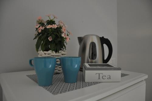 Coffee and tea making facilities at Ciao Ciao Rooms