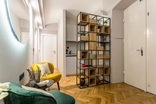 Central Rooms Split
