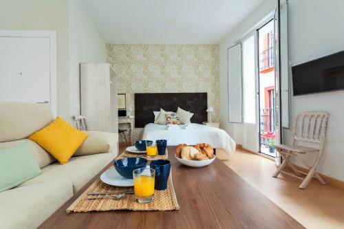 Hostly Acetres 1A loft in city center, comunal terrace, fibre,parking optional