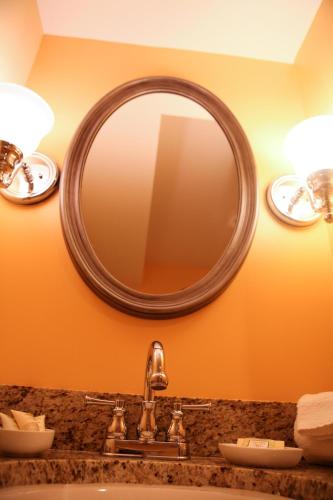 Gallery image of Main Street Inn Blacksburg in Blacksburg