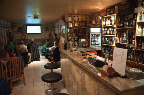 Lounge nebo bar v ubytování Pokoje Goscinne Korsarz - przy trasie rowerowej R10