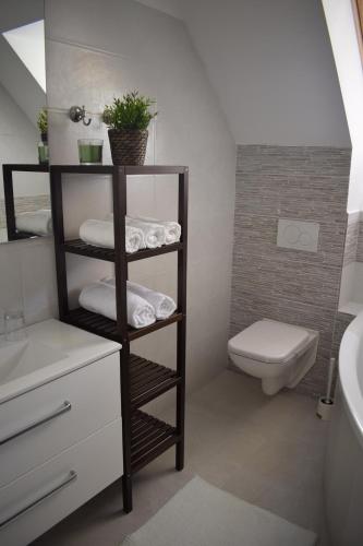 Kylpyhuone majoituspaikassa Saint Michael - Garni Hotel