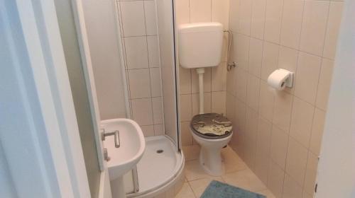 Koupelna v ubytování Apartment "Kiki"