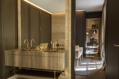 Hotel de Crillon photo 47