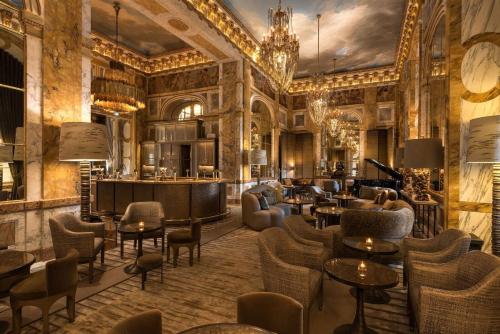 Gallery image of Hotel de Crillon in Paris