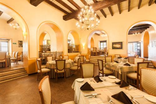 Restoran atau tempat lain untuk makan di Hotel Meson de Jobito