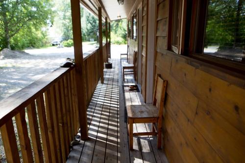 Skeena River House Bed & Breakfast – Photos 5