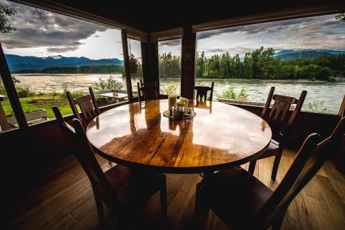 Skeena River House Bed & Breakfast – Photos 2