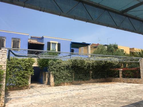 Το κτήριο όπου στεγάζεται  το διαμέρισμα