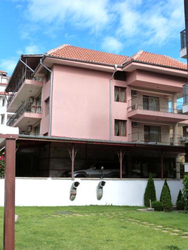 อาคารที่มีโรงแรม