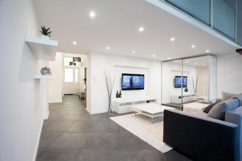Stylish Loft with BALCONY 1066 Budapest, Teréz körút 26 kép - 3