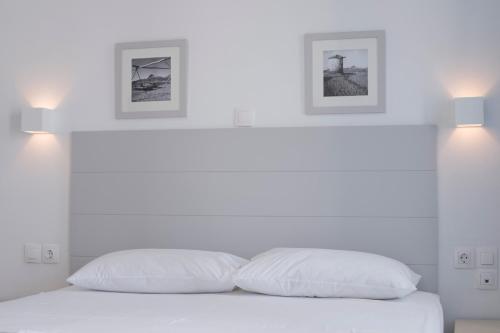 Almyra Guesthouseにあるベッド