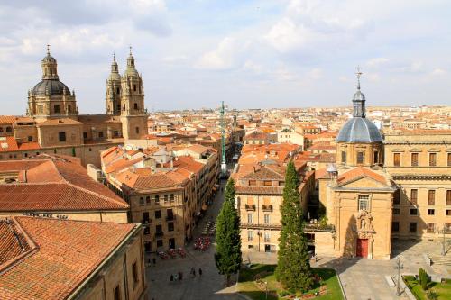 Linna Salamanca üldine vaade või majutusasutusest Alevia pildistatud vaade
