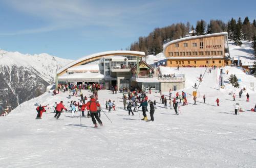 コンメッツァドゥーラにあるHotel Rifugio Solanderのギャラリーの写真