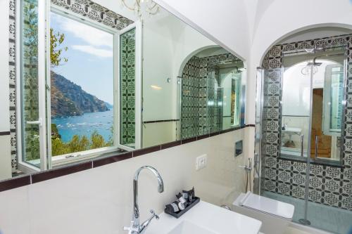 Koupelna v ubytování Villa Pietra Santa