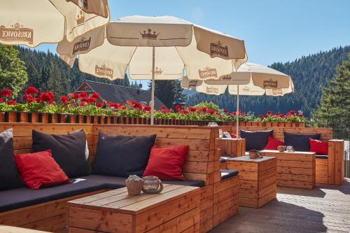 Nespecifikovaný výhled na hory nebo výhled na hory při pohledu z aparthotelu