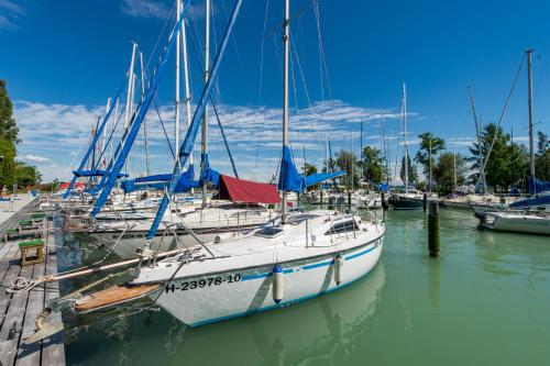 Gallery image of Tihany Yacht Club in Tihany